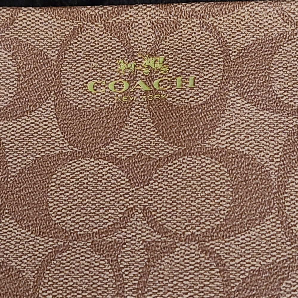Coach Wristlet - Picture 13 of 13